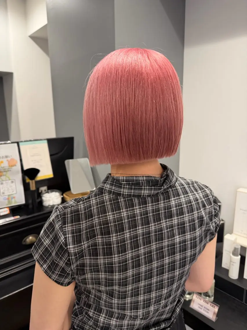 ショート カラー ブリーチ ピンクカラー カット ヘアカラー トリートメント ハイトーンカラー／ ボブ/KOBAのヘアスタイル