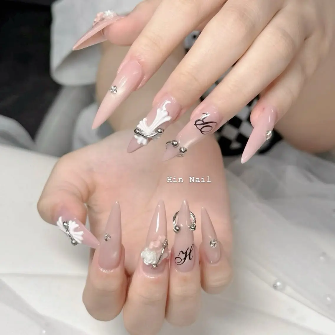 ネイル ハンドネイル HIN NAILのネイルデザイン