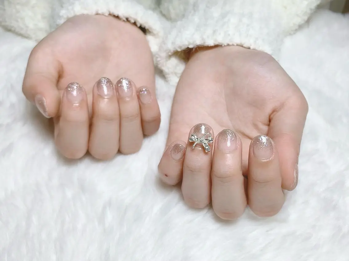 ネイル ブラウン グラデーション キラキラネイル ラメ(グリッター) ラメグラデーション Flora Nail 【フローラ ネイル】のネイルデザイン