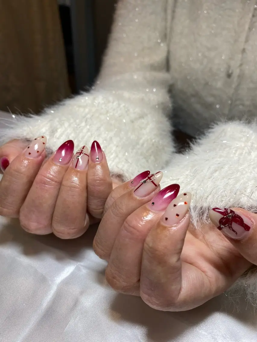 ネイル 冬ネイル クリスマス ハンドネイル REINA ルレイル心斎橋のネイルデザイン