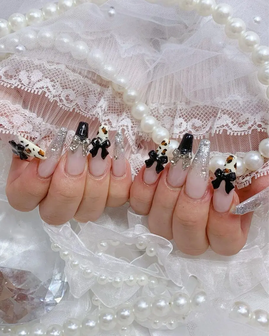 ネイル 長さ出し グラデーション 卒業式 キラキラネイル マグネットネイル Lee Nailsのネイルデザイン