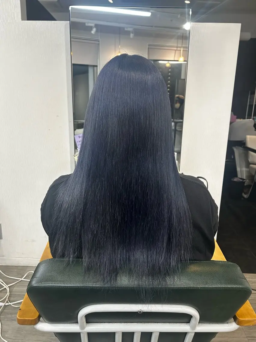 ロング カラー ブリーチ ネイビーカラー 林 悠希のヘアスタイル