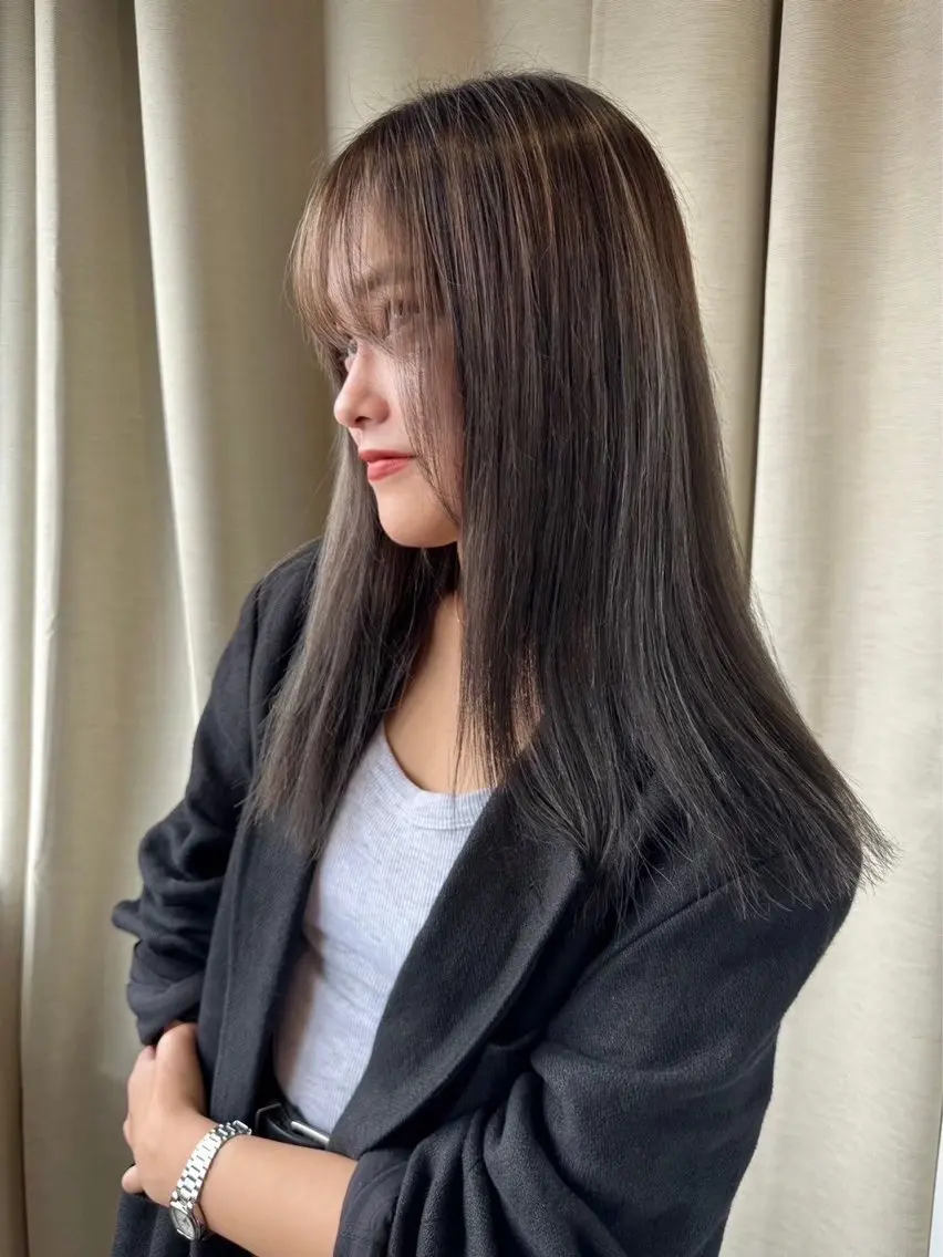ロング カラー カット ヘアカラー 髙野 未衣菜のヘアスタイル