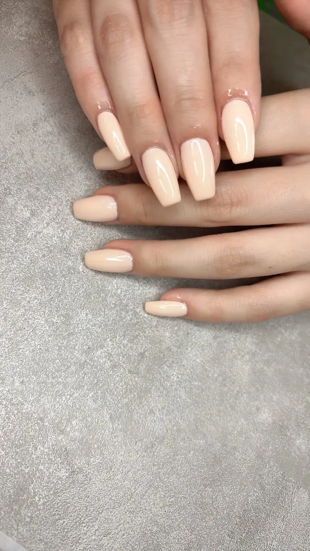 ネイル 韓国ネイル ロングネイル 持ち込み ワンカラーネイル シンプルネイル ハンドネイル happiness nailのネイルデザイン