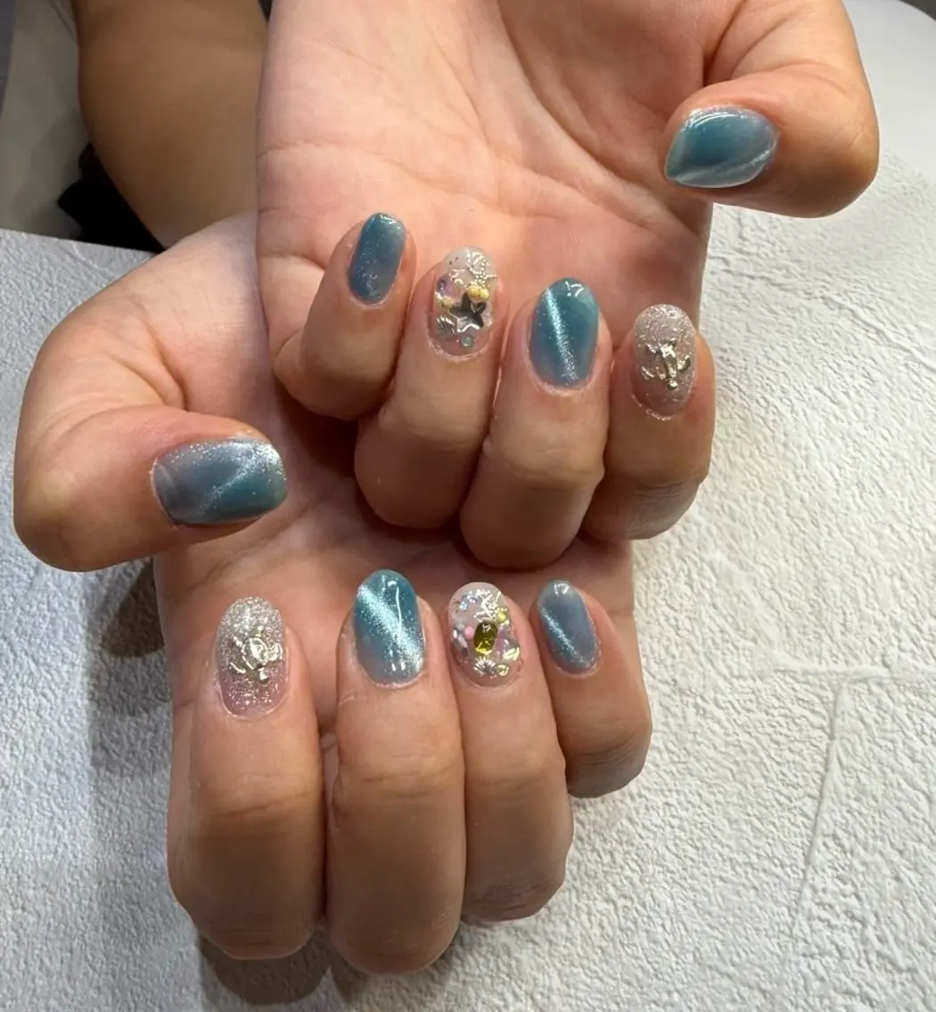 ネイル ブルー クリアネイル ラメ(グリッター) マグネットネイル NailSalon✨ Écrinエクランのネイルデザイン
