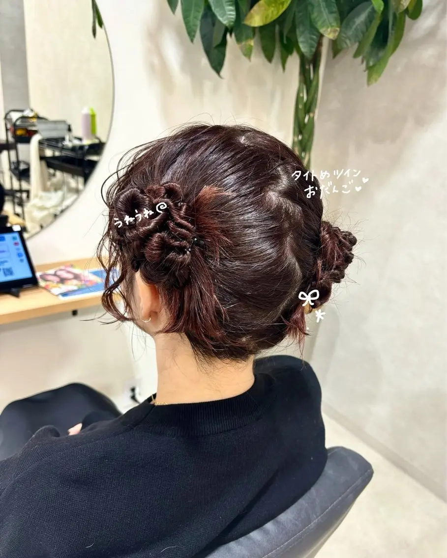 セミロング カラー ヘアアレンジ お団子ヘア ヘアセット regalo Acari🍎のヘアスタイル