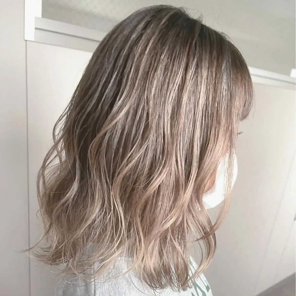 ミディアム カラー ベージュカラー ヘアカラー 松井那津子 /ハイライトブリーチのヘアスタイル