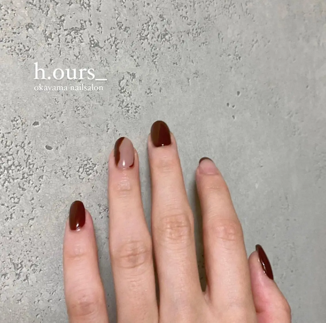 ネイル ブラウン 持ち込み ニュアンスネイル ハンドネイル h.ours _のネイルデザイン
