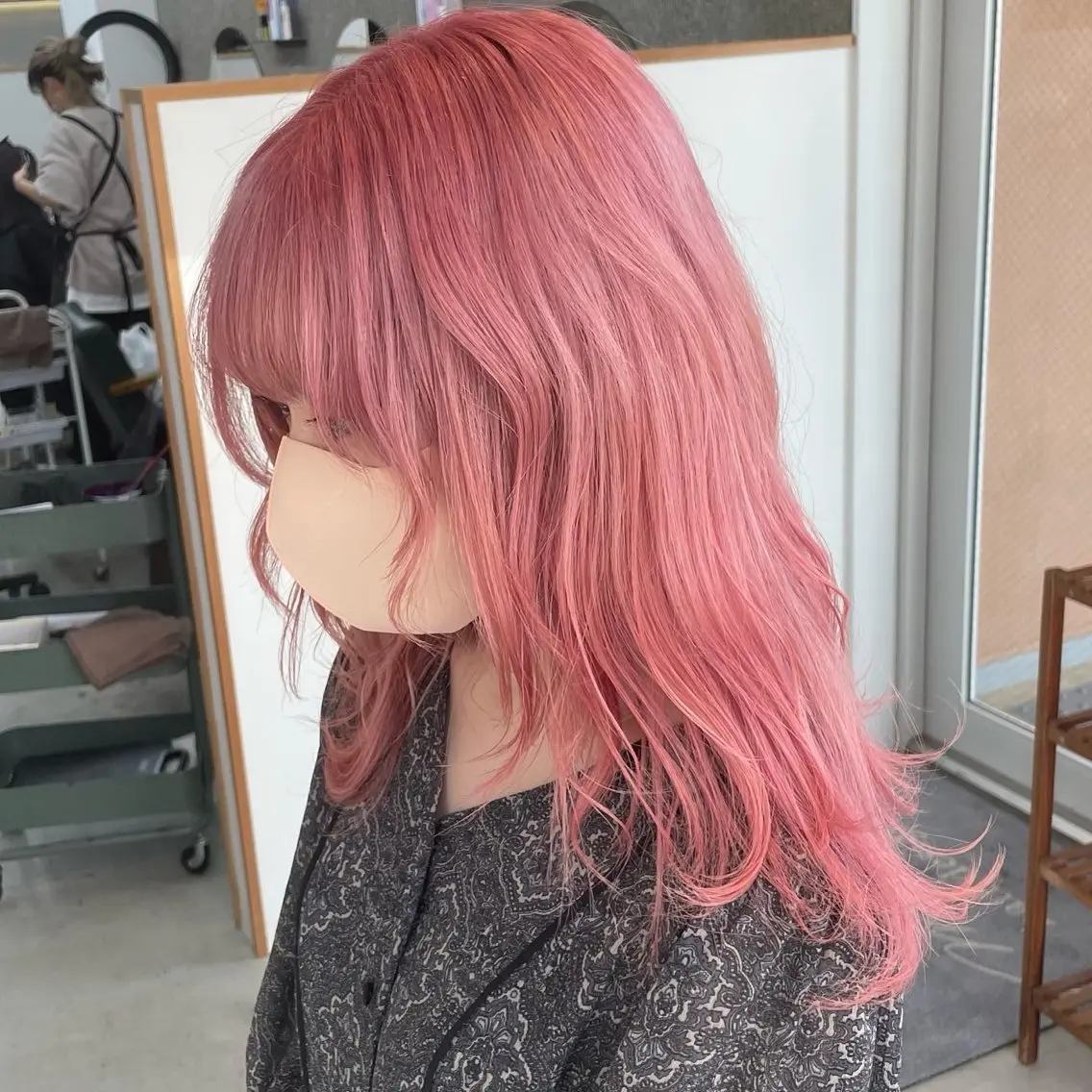 ミディアム カラー ヘアカラー トリートメント Lull1人美容室 バレイヤージュのヘアスタイル