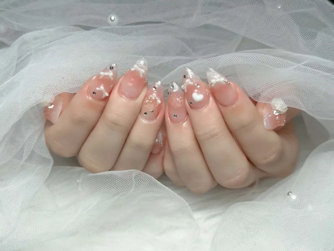 ネイル アートネイル 長さ出し ジェルネイル 韓国ネイル マグネットネイル ハンドネイル Cloudy Chan Nailのネイルデザイン