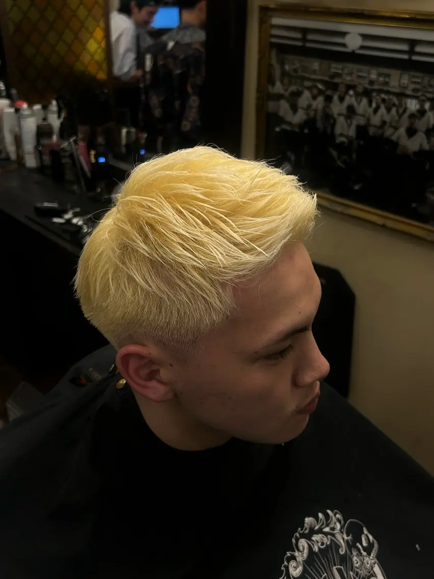ショート カラー メンズ メンズブリーチ メンズハイトーン ブリーチ ブロンド ハイトーンカラー ヘアカラー 藤原 大介のヘアスタイル