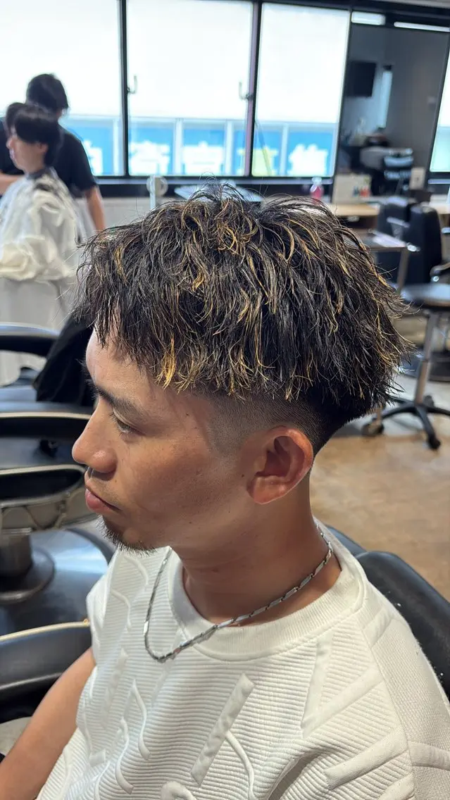 ショート ハイライト ツイストパーマ ヘアカラー 池袋西口徒歩10秒 EBINAメンズ特化のヘアスタイル