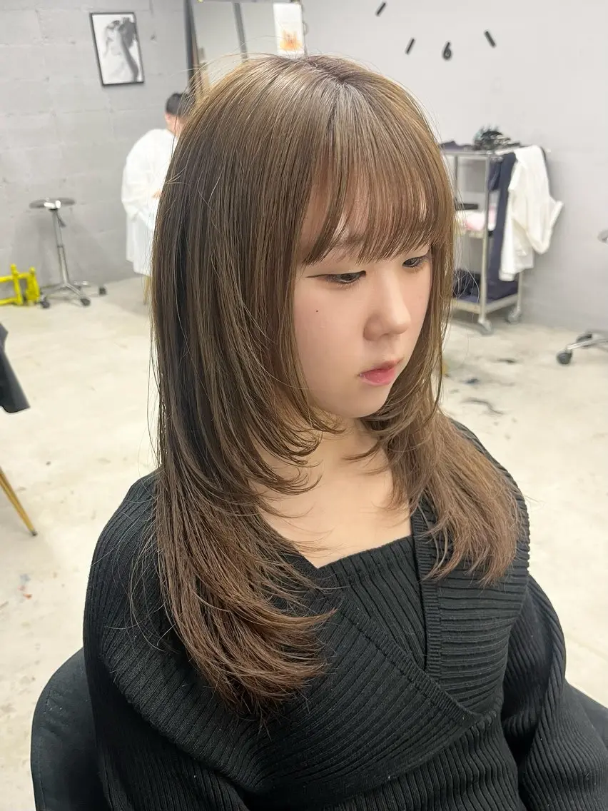 セミロング レイヤーカット カット ヘアカラー 盛れる透けカラー🎀 似合わせ/uiのヘアスタイル