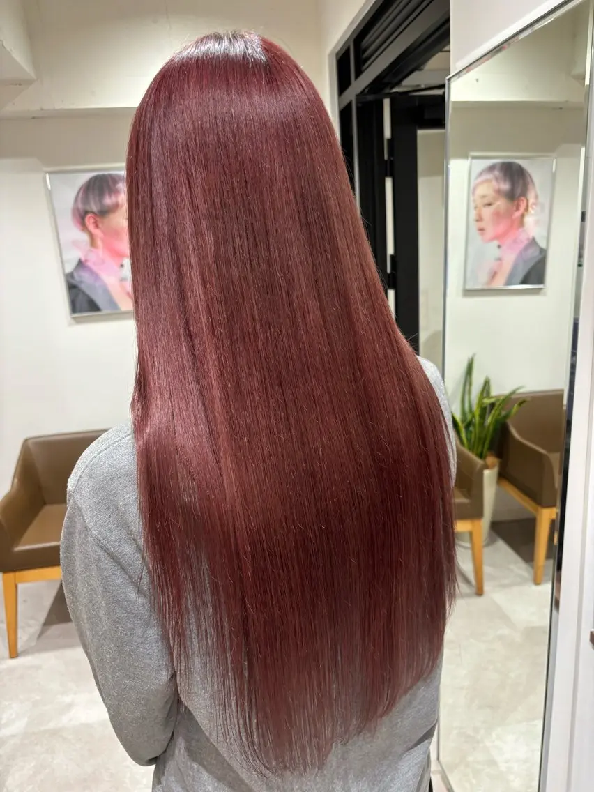 ロング カラー レッドカラー 山田 悠朱里のヘアスタイル