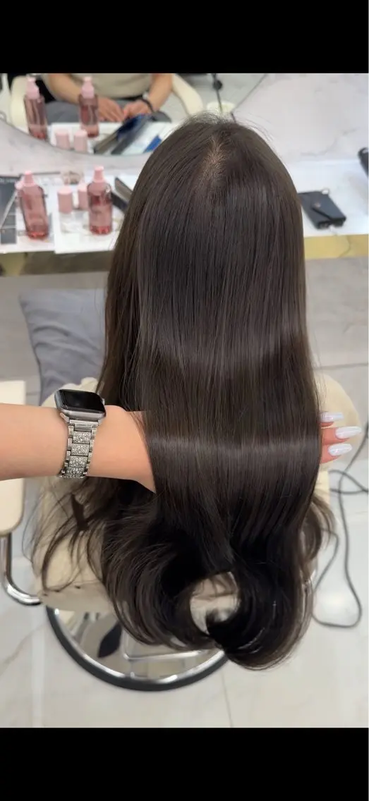 ロング カラー カット ヘアカラー 縮毛矯正 大人韓国レイヤ ー特化|角岡泉希🩶のヘアスタイル
