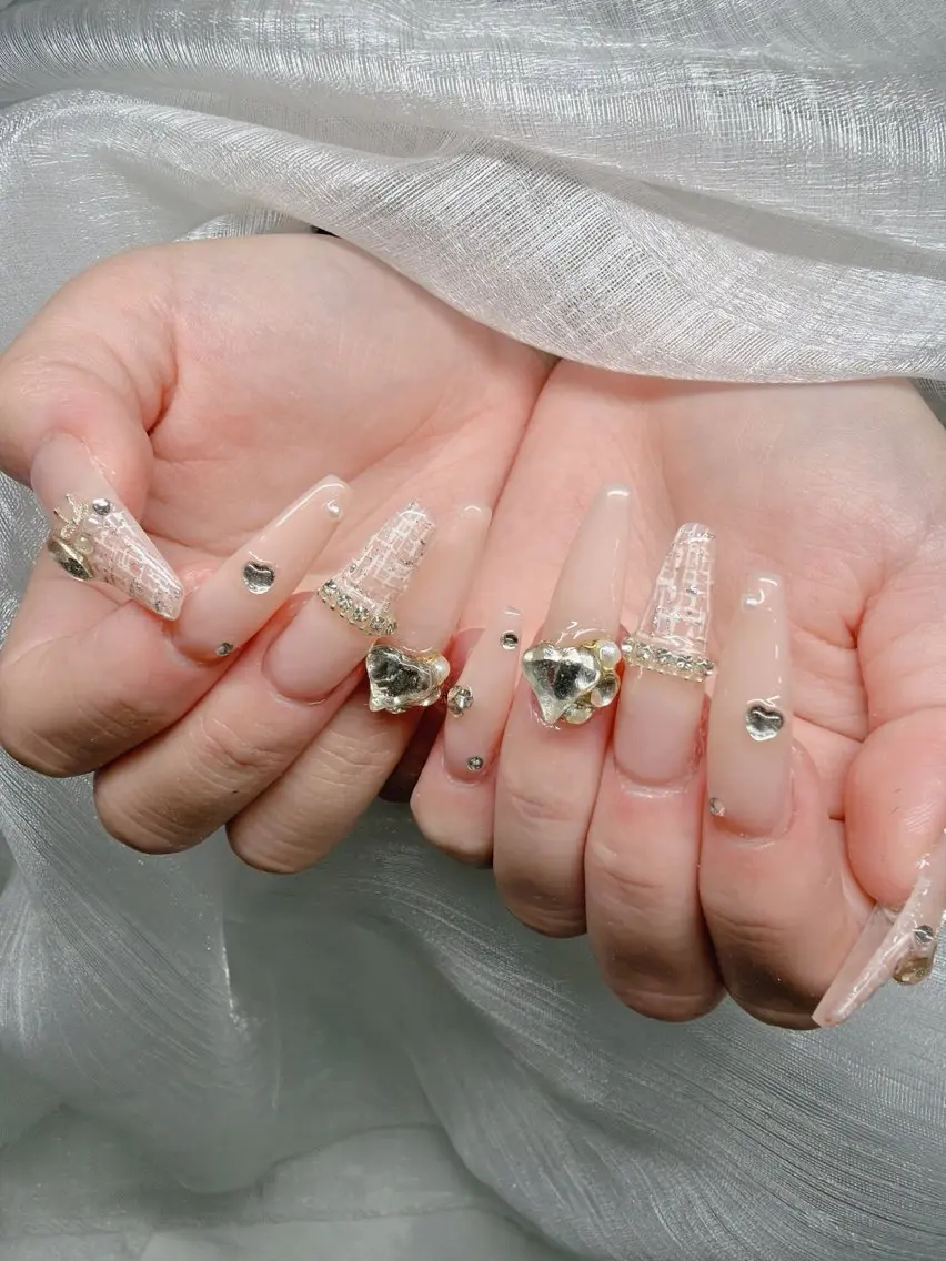 ネイル 長さ出し グラデーション 卒業式 キラキラネイル マグネットネイル ハンドネイル Lee Nailsのネイルデザイン