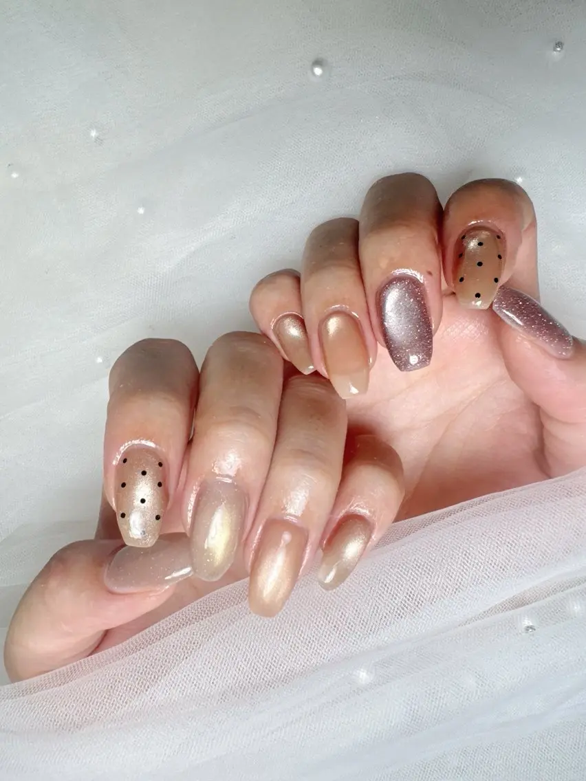 ネイル フットネイル フレンチネイル ガラスフレンチ キラキラネイル 持ち込み ハンドネイル Queeens nailのネイルデザイン