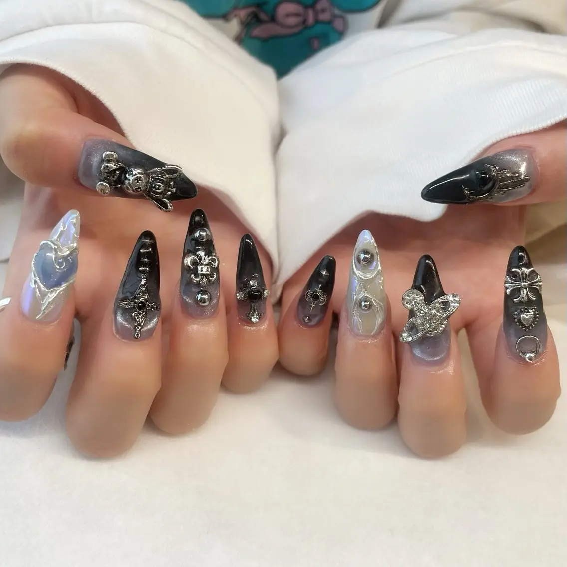 ネイル ハンドネイル 💎🐰 saki. m 🐰💎のネイルデザイン