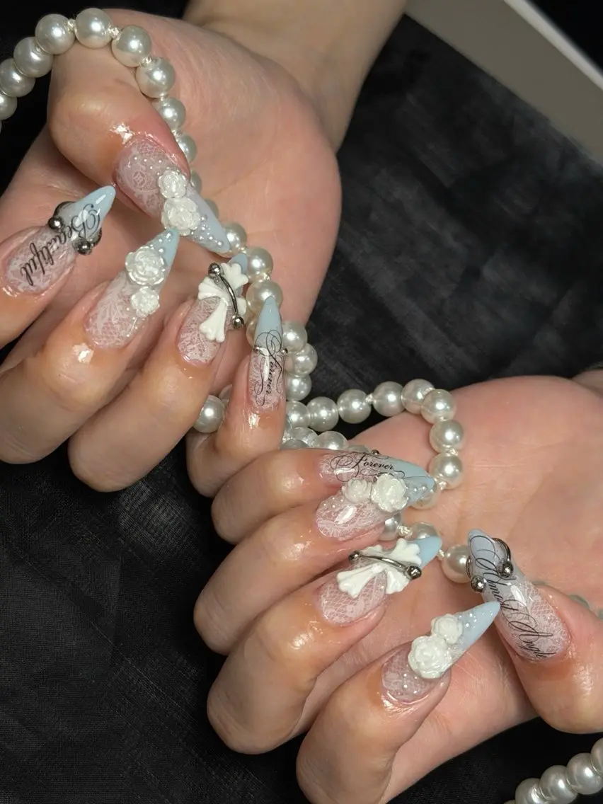 ネイル フラッシュネイル フレンチネイル グラデーション キラキラネイル 韓国ネイル Hy nailsのネイルデザイン