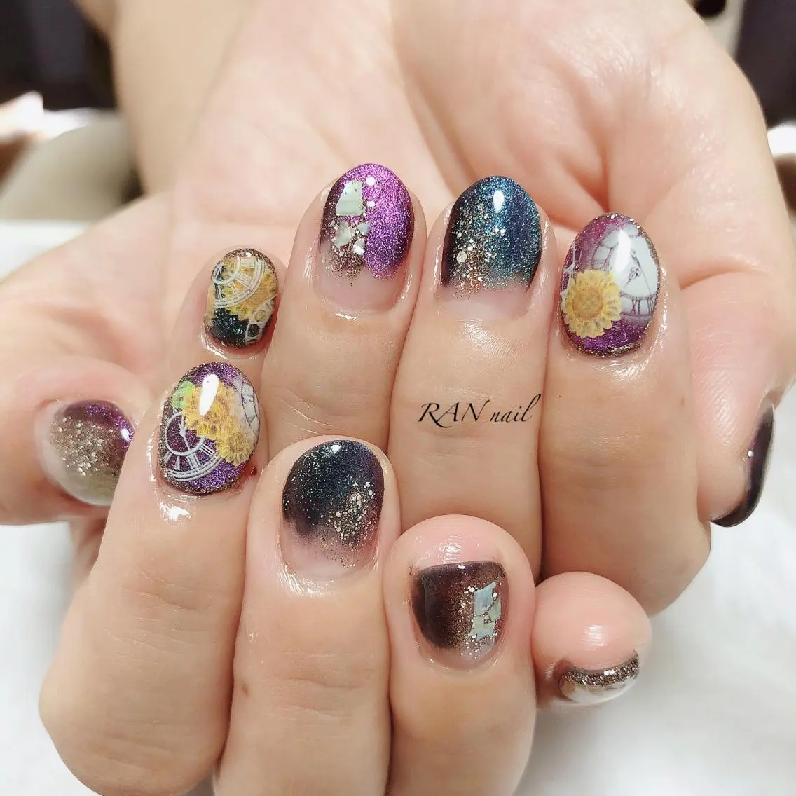 ネイル ブルー フットネイル ジェルネイル ゴールド キラキラネイル RAN nailのネイルデザイン