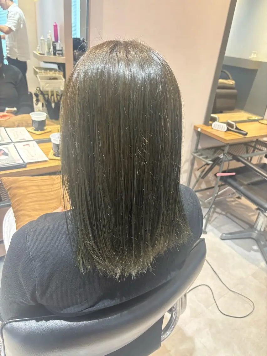 カラー グレージュ ミント 田口 彩葉のヘアスタイル