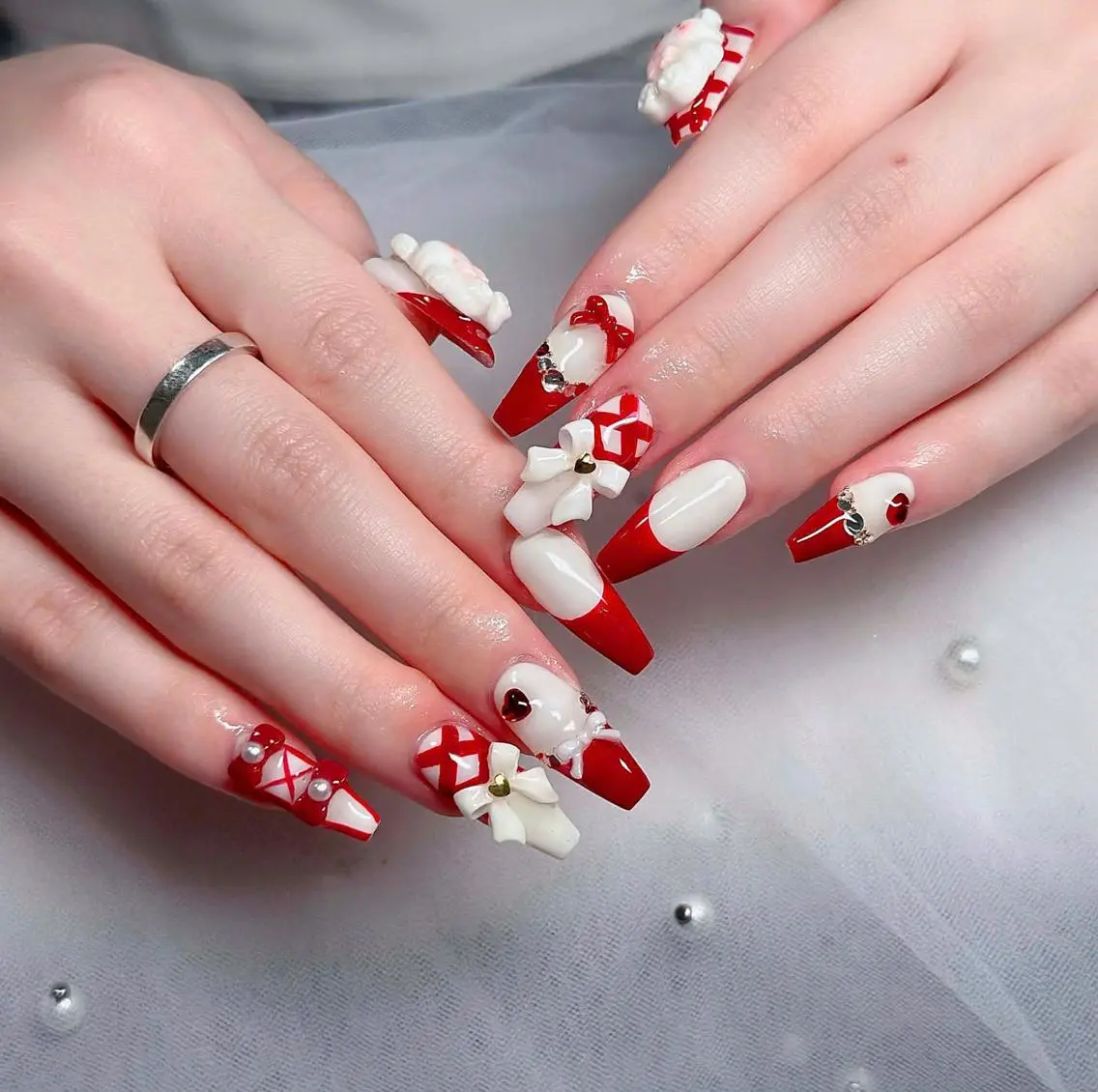 ネイル フレンチネイル ジェルネイル ハロウィン 韓国ネイル マグネットネイル ハンドネイル H.baby Nail Salonのネイルデザイン