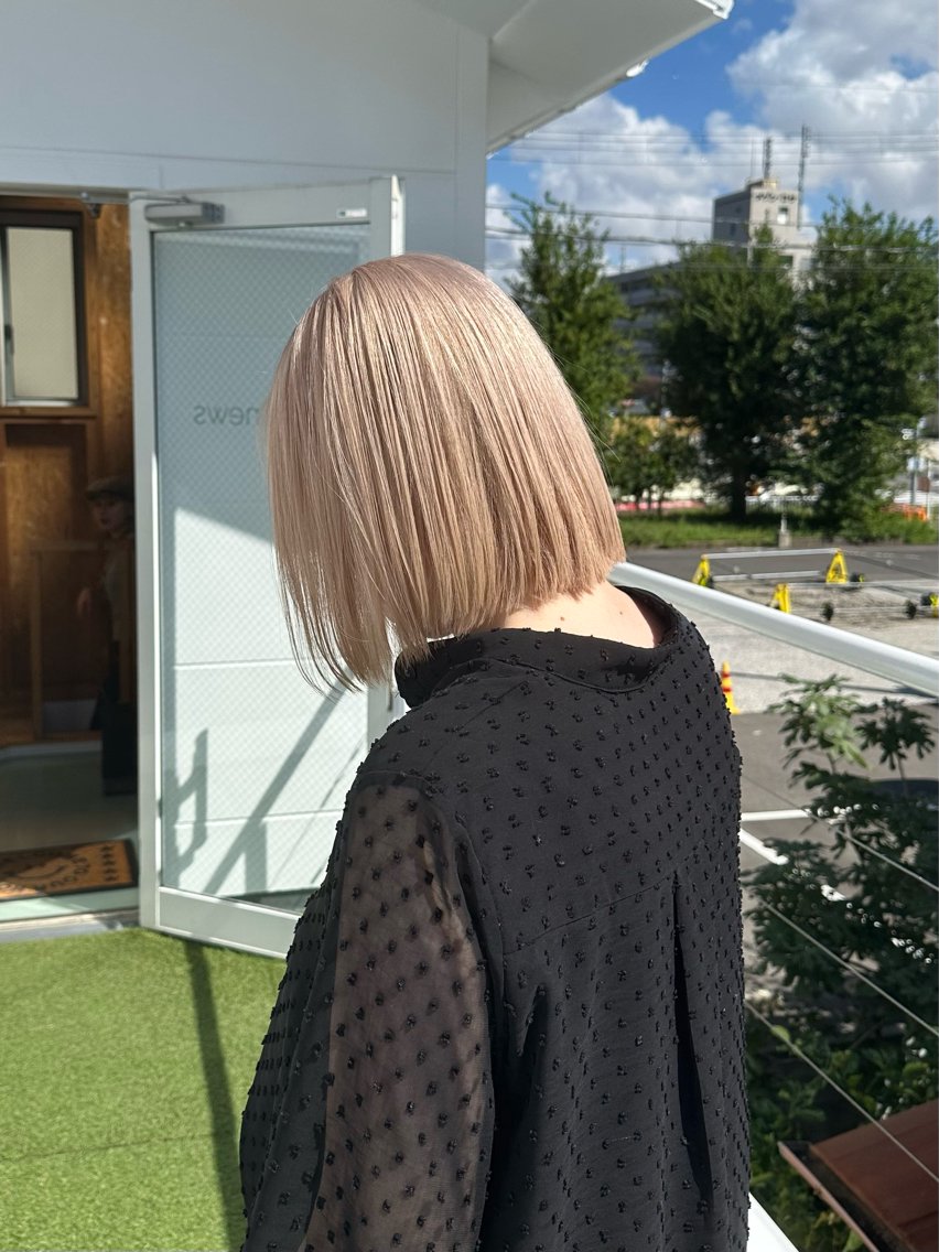 カラー 🍀ブリーチ屋さん/ 顔周りレイヤーあずみのヘアスタイル
