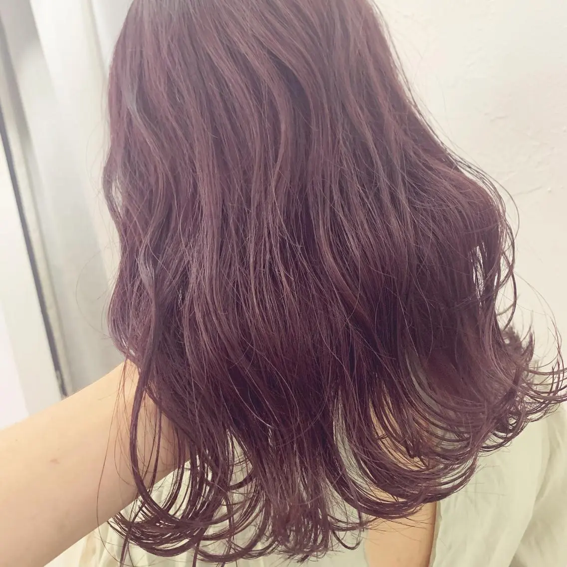 ロング カラー ネイル ハイトーンボブ 前田 表参道　グレージュのヘアスタイル