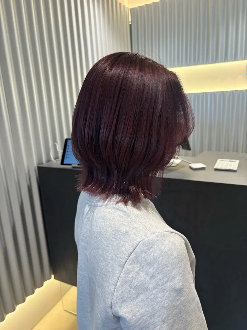 ショート カラー ヘアアレンジ カシス ピンクカラー ヘアカラー トリートメント ヘッドスパ ヘアセット 押切 響 のヘアスタイル