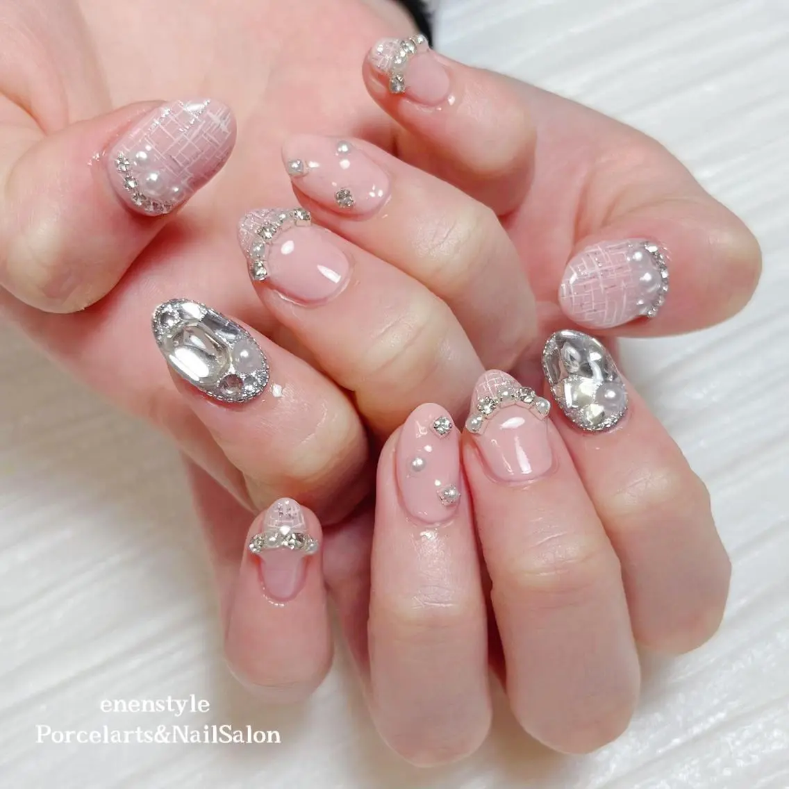 ミディアム ネイル 🐾enen style 🐾のネイルデザイン