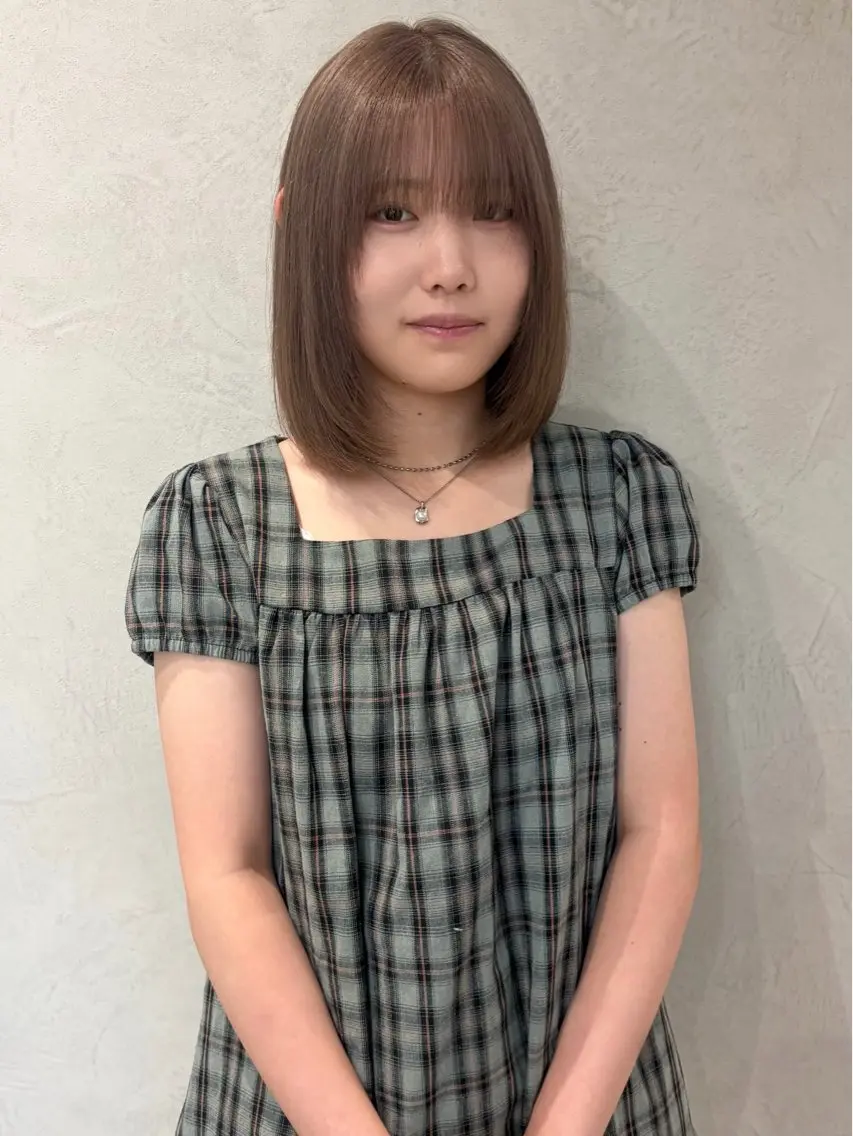 ミディアム ヘアカラー くすみカラーUni. wakabaのヘアスタイル