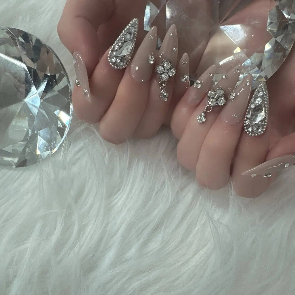 ネイル lavia🖤 ayumiのネイルデザイン