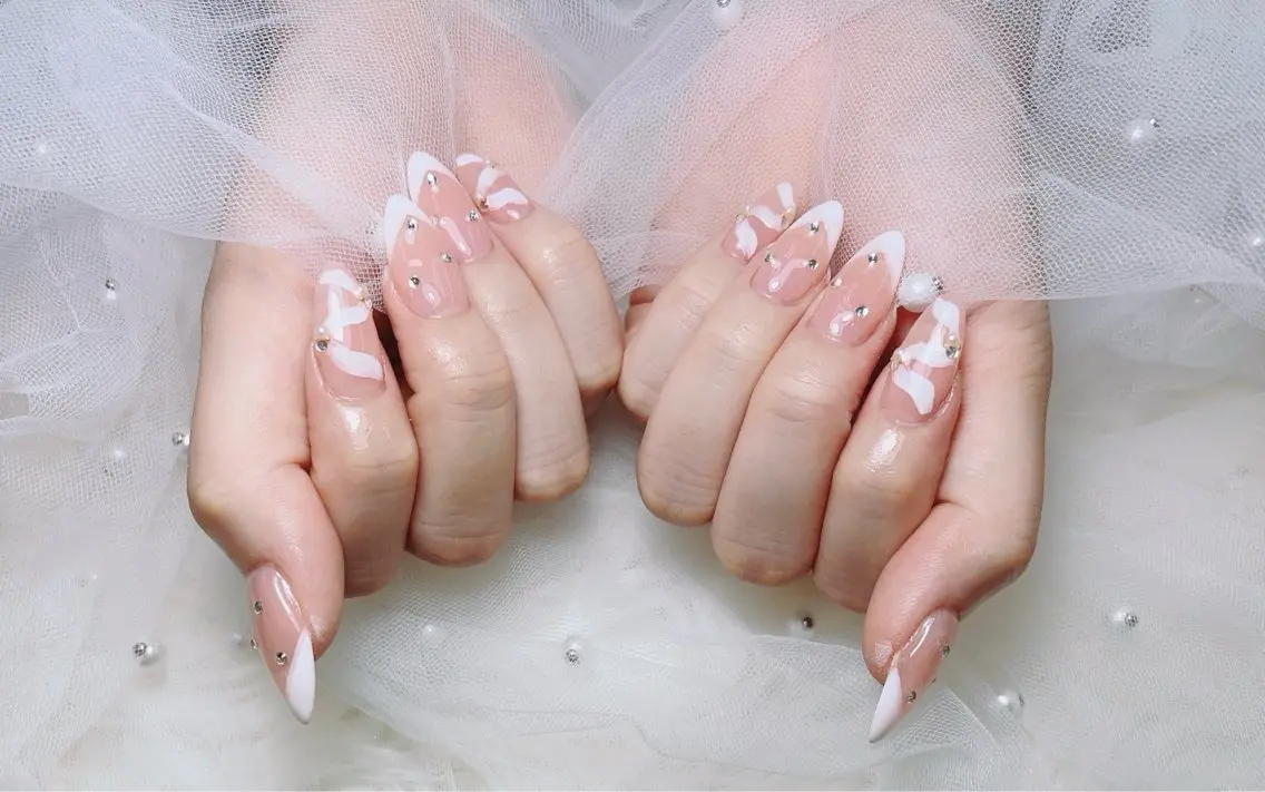 ネイル Demure リリス　銀座店のネイルデザイン