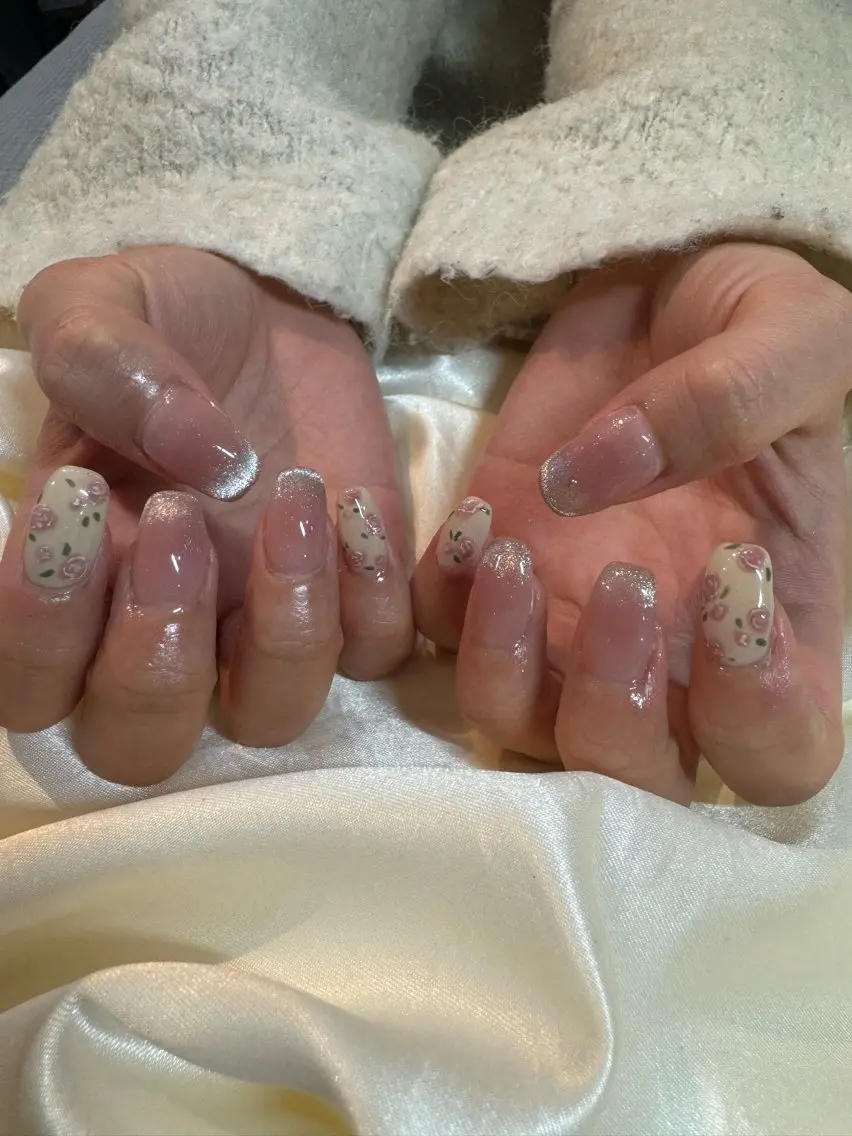 ネイル ハンドネイル 藤井 里緒奈のネイルデザイン