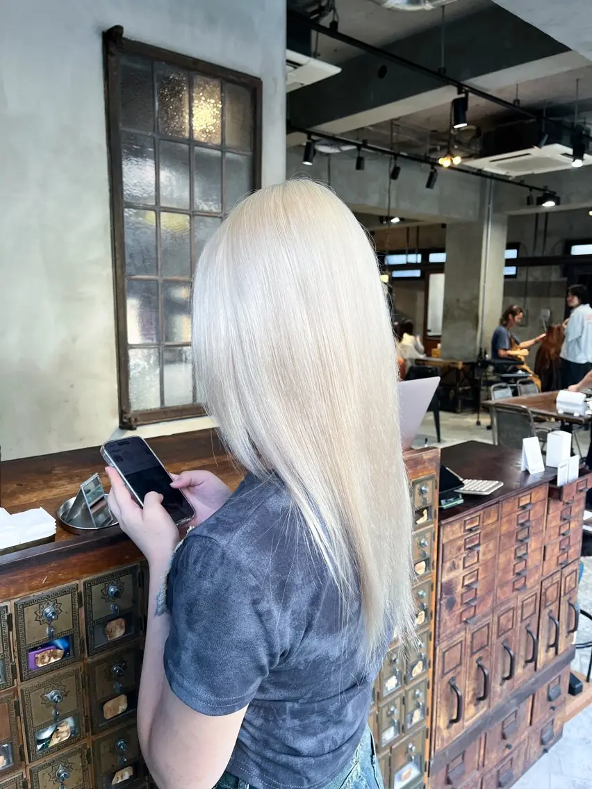 ロング カラー ブリーチ ブロンド 透明感カラー ホワイトブロンド ⚜️ブリーチ× 透明感✨Hayatoのヘアスタイル