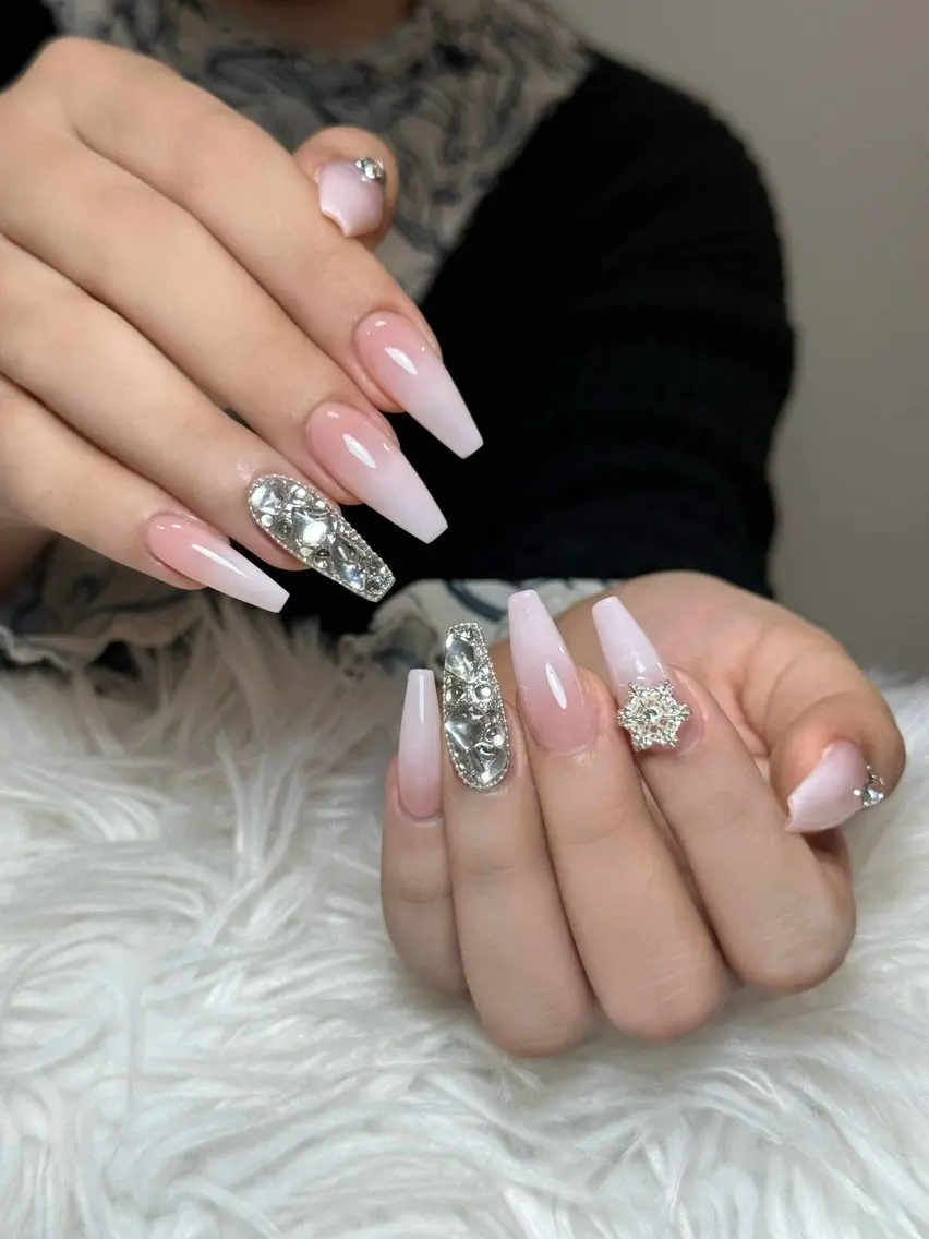 ネイル オーロラネイル ボルドー ブラウン 氷ネイル・うるうるネイル キラキラネイル Julli NailStudioのネイルデザイン