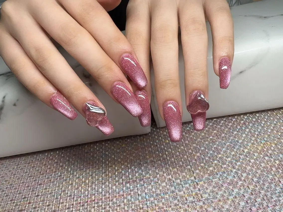 ネイル ハンドネイル I-nailロング /ワンホン/キラキラのネイルデザイン