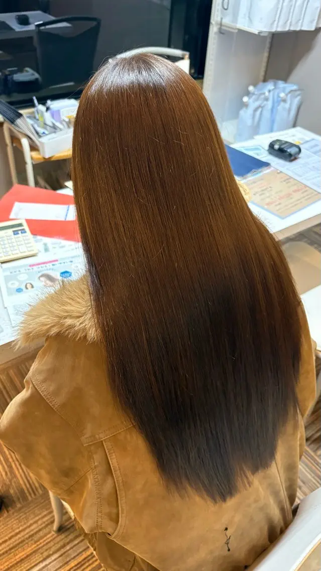 ロング ヘアカラー 中島 万凜のヘアスタイル