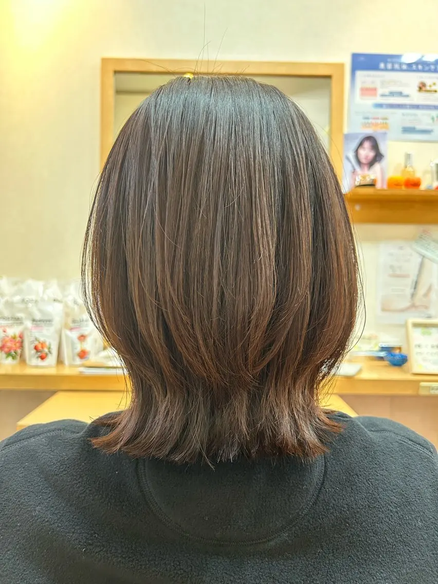 セミロング くびれヘア レイヤーカット 外ハネヘア カット ヘッドスパ 柴田 いずみのヘアスタイル
