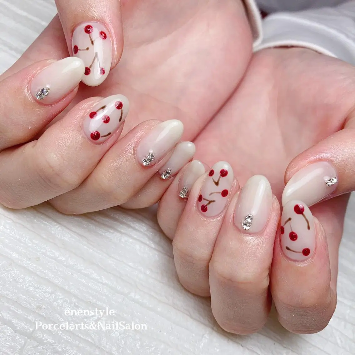 ミディアム ネイル 🐾enen style 🐾のネイルデザイン