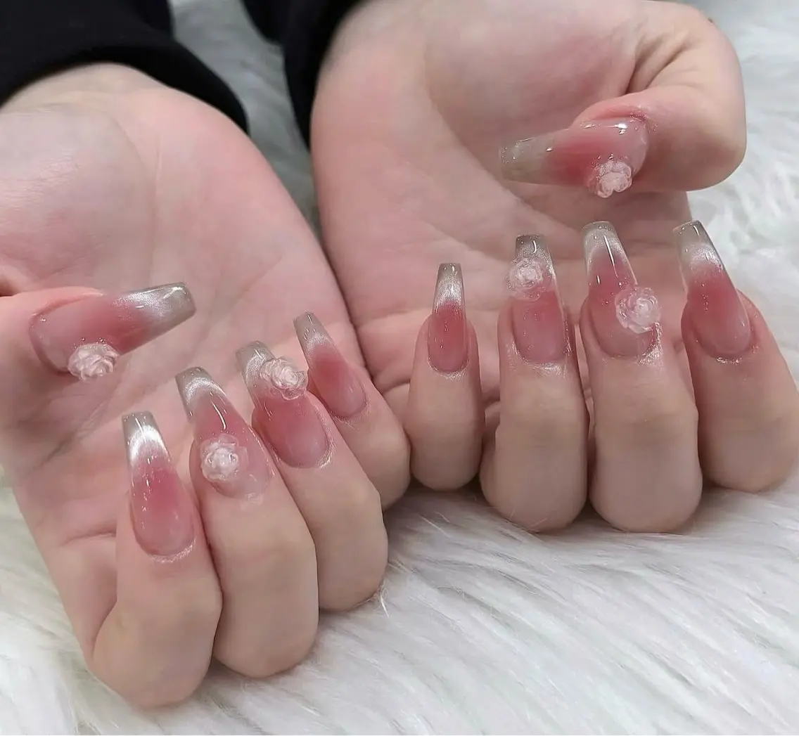 ネイル グラデーション キラキラネイル ワンカラーネイル 冬ネイル Jenn Nail Salonのネイルデザイン