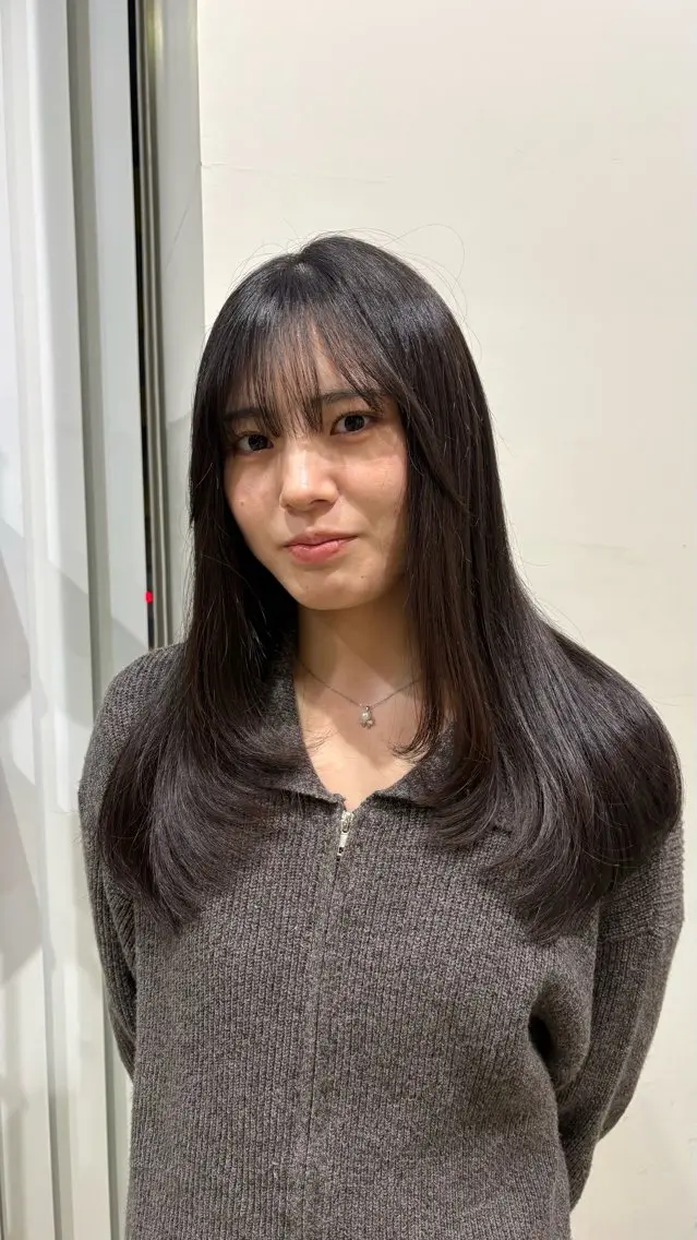 ロング レイヤーカット ロング ヤスダ ホノカのヘアスタイル