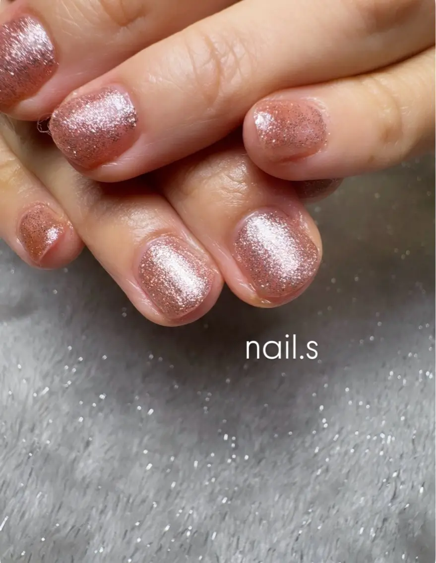 ネイル ラメ(グリッター) オフィスネイル ワンカラーネイル ピンク ショートネイル ハンドネイル nail.s misatoのネイルデザイン