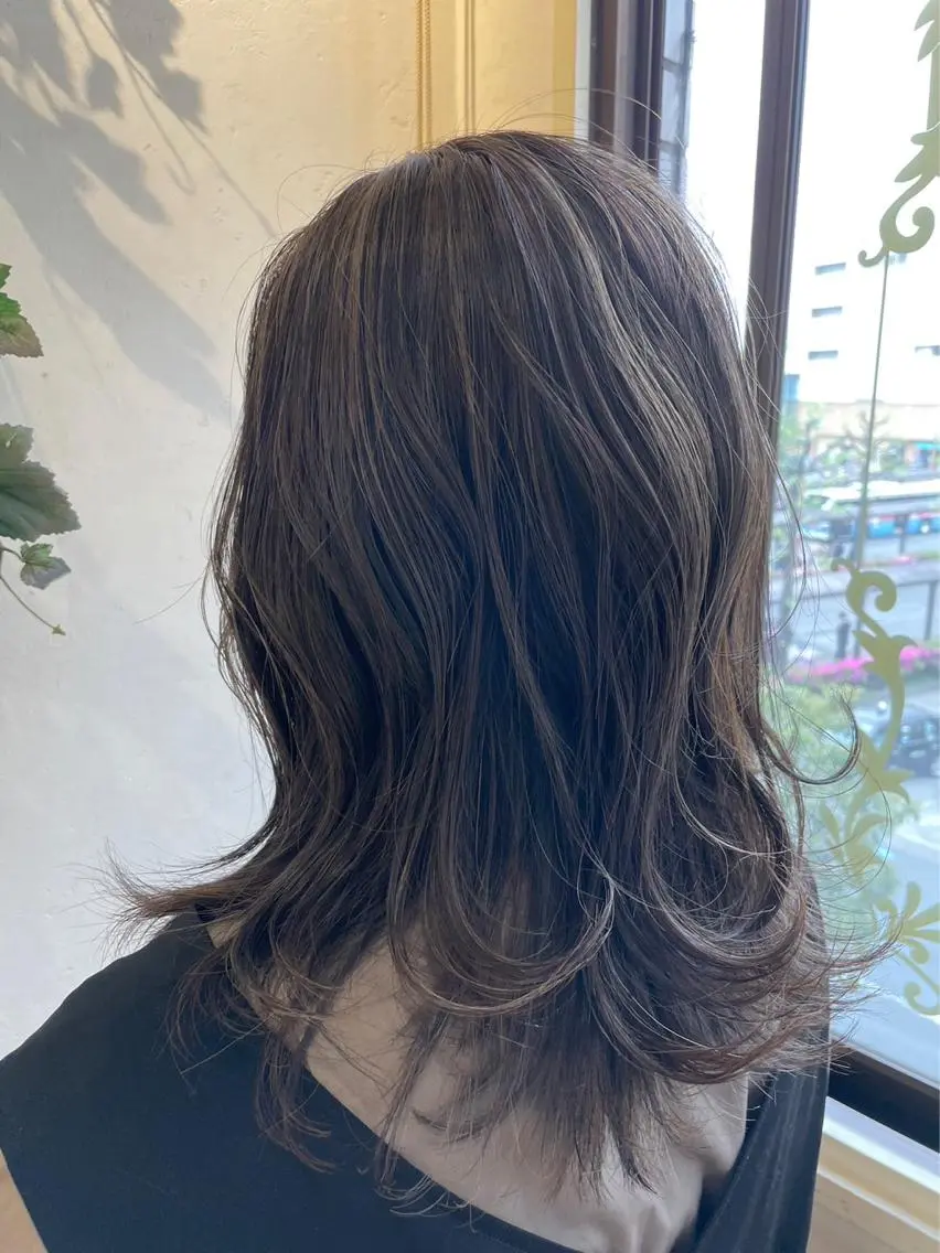 🖤カット＋ハイライトカラー＋aujuaトリートメントの写真