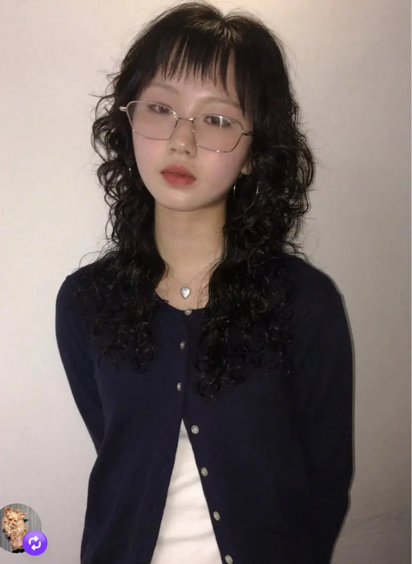 セミロング パーマ 山田 麻椰のヘアスタイル
