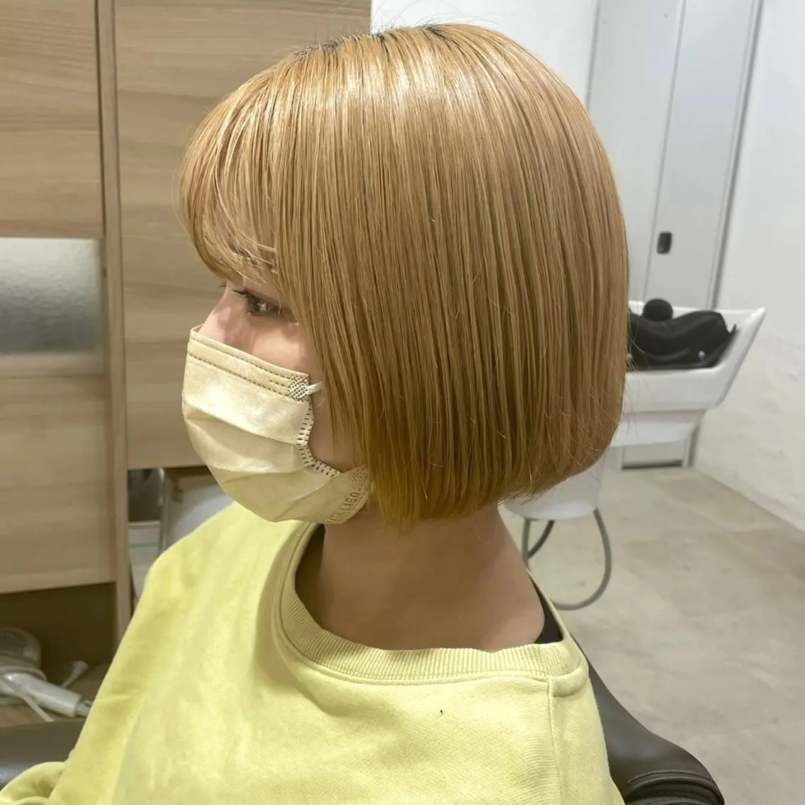 ショート カラー 切りっぱなしボブ ベージュカラー ブリーチ 透明感カラー ハイライトカラー 髪質改善 縮毛矯正/ レイヤー/銀座/本木のヘアスタイル