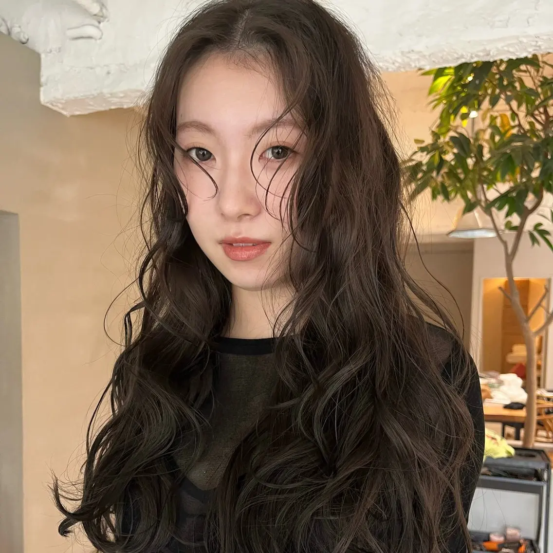 ロング カラー ブラウンカラー オリーブブラウン 石間 優愛のヘアスタイル