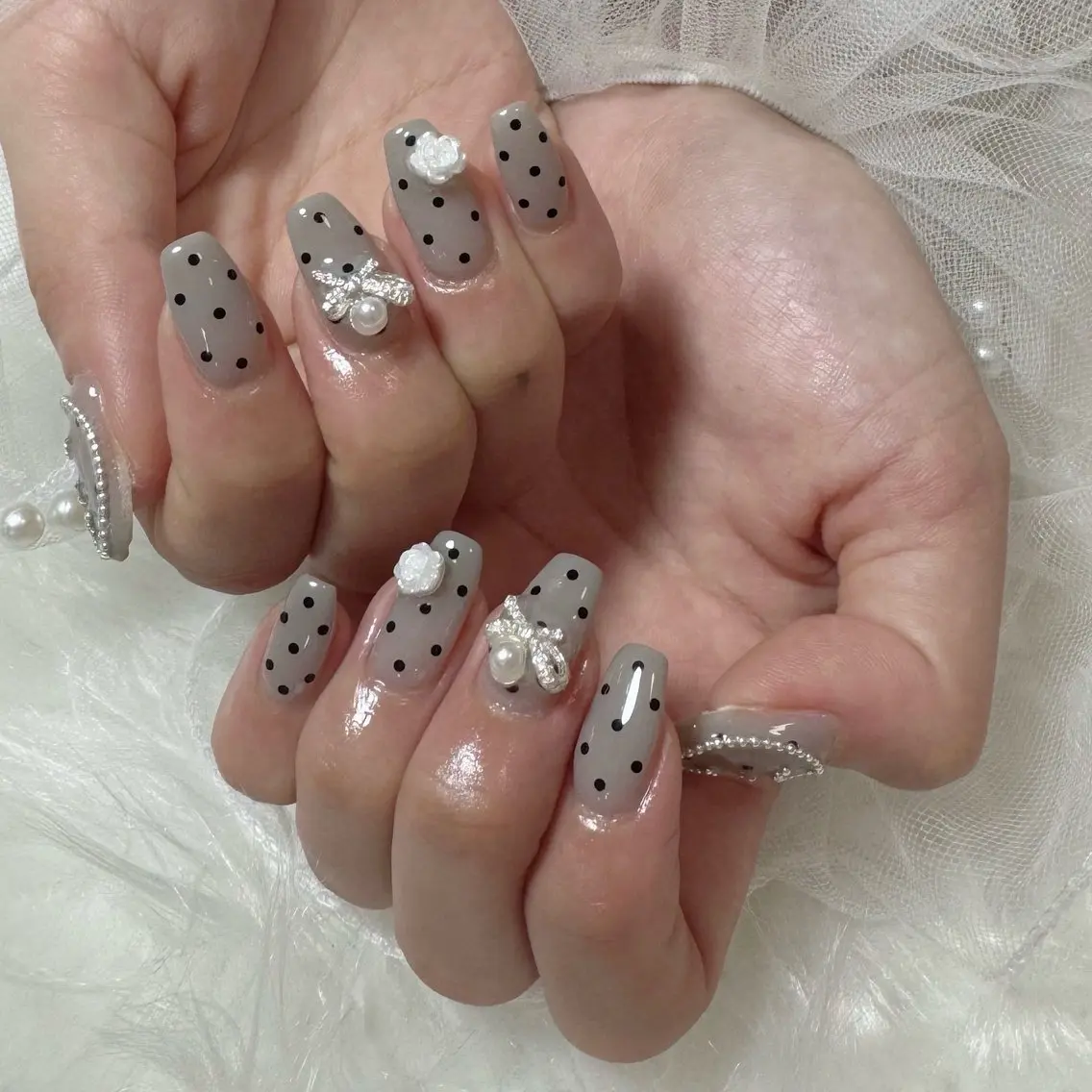 ネイル ハンドネイル シュシュ 🎀 girly nailのネイルデザイン