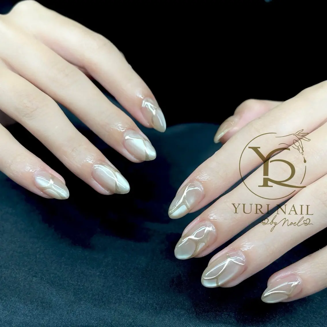 ネイル オーロラネイル ブルー チークネイル フレンチネイル ジェルネイル ハンドネイル フットネイル ハンドケア YURI Nail NARITAのネイルデザイン
