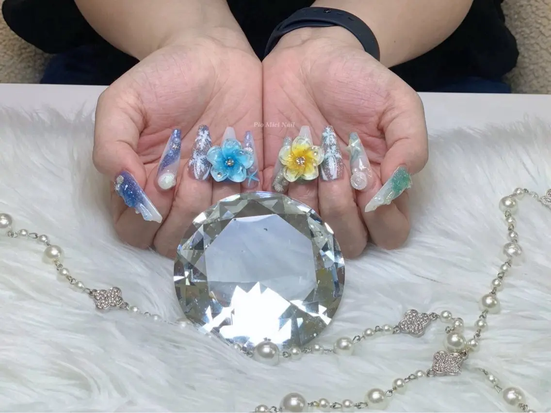 ネイル ハンドネイル HANA 長さだしのネイルデザイン